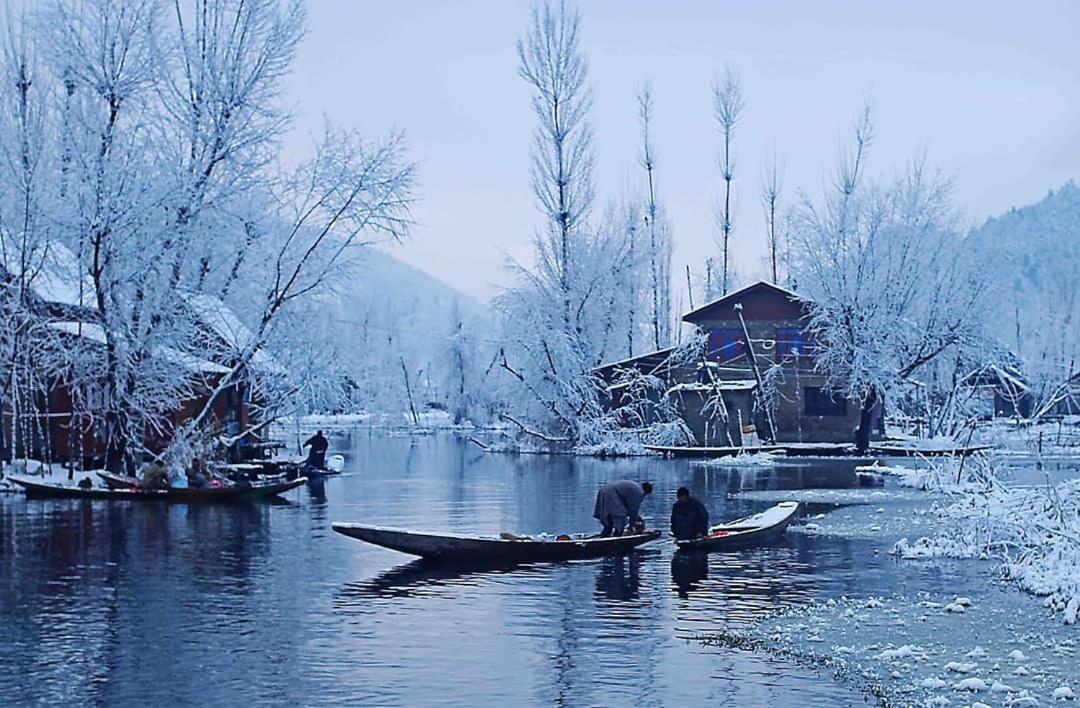 Floating Young Gulshan Houseboat Srīnagar Екстериор снимка